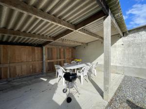 Maisons de vacances Maison renovee proche mer 7 pers., jardin, wifi et ping-pong, 3 chambres, 2 salles d'eau - FR-1-361-426 : photos des chambres