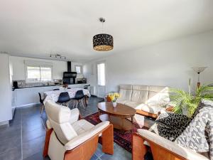 Maisons de vacances Maison renovee proche mer 7 pers., jardin, wifi et ping-pong, 3 chambres, 2 salles d'eau - FR-1-361-426 : photos des chambres