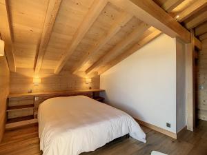 Appartements Duplex neuf avec terrasse face au Mont Blanc, 3 chambres et mezzanine, a 3 km du centre de Combloux - FR-1-560-65 : photos des chambres