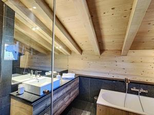 Appartements Duplex neuf avec terrasse face au Mont Blanc, 3 chambres et mezzanine, a 3 km du centre de Combloux - FR-1-560-65 : photos des chambres