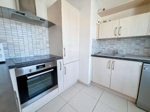 Appartement 3P avec Ascenseur, Parking et Proche Plage à Granville - FR-1-361-59