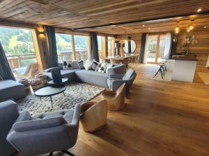 Chalet 5* aux Gets: Luxe, jacuzzi, sauna, chiens admis - FR-1-598-19