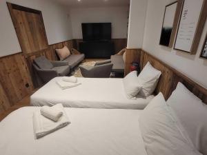 Chalet 5* aux Gets: Luxe, jacuzzi, sauna, chiens admis - FR-1-598-19