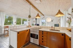 Cozy Holiday Home 350 Meters From The Water In Amtoft