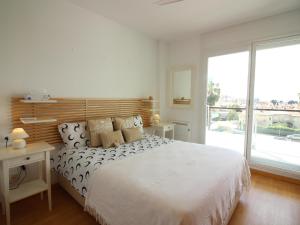 Apartamento luminoso con terraza y piscina comunitaria en Santa Margarita, cerca de la playa. - ES-228-138