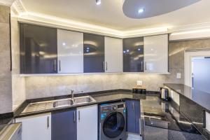 Umhlanga Oasis - 3 bed 2 bath Apartment - By Pahlavi Properties