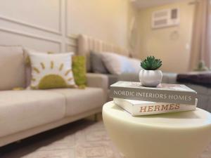 Cozy Unit near Venice Grand Canal Mall McKinley Hill Taguig