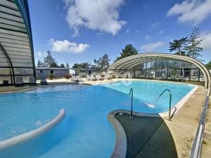 Chalet standing avec piscine chauffée, proche plage et commerces, équipé de WiFi - 6 couchages. - FR-1-361-513
