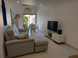 Maison climatisée avec piscine, parking, et WIFI - 6 pers. - FR-1-776-5