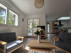 Appartements Appartement neuf 62 m², 5 couchages, a 250 m de la plage - balcon, jardin prive, et parking inclus - FR-1-364-111 : photos des chambres