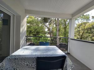 Appartements Appartement neuf 62 m², 5 couchages, a 250 m de la plage - balcon, jardin prive, et parking inclus - FR-1-364-111 : photos des chambres