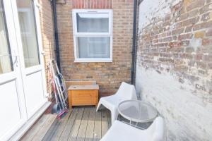 Modern 2 beds flat in Kensington with terrace