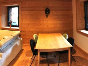 Appartement T3 rénové avec parking, terrasse et cour privative - FR-1-573-130