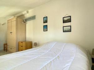 Maisons de vacances Maisonnette 4 pers. a 300m de la Plage avec Piscine, Tennis et WIFI - FR-1-231-321 : photos des chambres