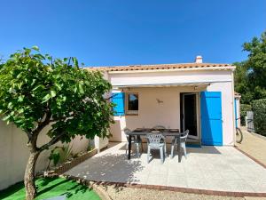 Maisons de vacances Maisonnette 4 pers. a 300m de la Plage avec Piscine, Tennis et WIFI - FR-1-231-321 : photos des chambres