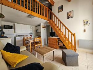 Maisons de vacances Maison ensoleillee avec piscine privee, proche plage et commerces - FR-1-476-198 : photos des chambres