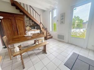 Maisons de vacances Villa au Calme avec Jardin, Proche Plage et Commerces, Wifi et Equipements Complets - FR-1-361-117 : photos des chambres