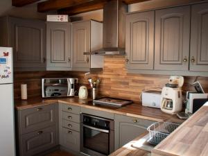 Maisons de vacances Maison de campagne renovee a 1h de Paris, avec jardin clos, 4 chambres et equipements familiaux - FR-1-590-164 : photos des chambres