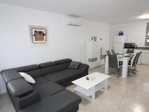 Casa cerca del mar con piscina privada, admite mascotas, wifi gratuito, opción aire acondicionado - ES-184-61