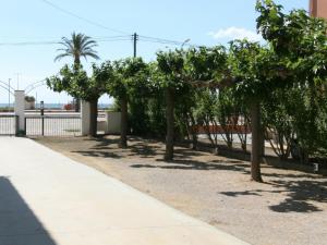 Apartamento frente al mar en Empuriabrava con aparcamiento - ES-228-179