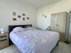 Appartement 2 pièces avec piscine et parking, accès direct plage - FR-1-748-27