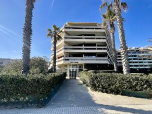 Appartement 2 pièces avec piscine et parking, accès direct plage - FR-1-748-27