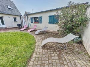 Maisons de vacances Maison a 500m de la plage avec jardin, 4 chambres, Wi-Fi et parking - 8 couchages - FR-1-361-539 : photos des chambres