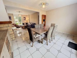 Maisons de vacances Maison a 500m de la plage avec jardin, 4 chambres, Wi-Fi et parking - 8 couchages - FR-1-361-539 : photos des chambres