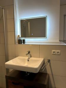 Nur 9 Min zu Fuß ins Zentrum I Balkon I Netflix