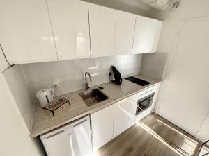 Charmant studio refait à neuf avec terrasse - animaux admis, Wi-Fi gratuit - FR-1-361-562