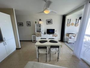 Charmant T2 rénové, 4 couchages, proche plage et port, balcon, parking sécurisé, St-Cyprien - FR-1-106-55