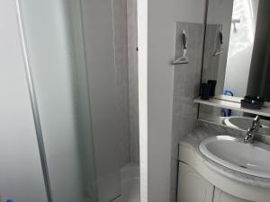 Maison mitoyenne proche plage, centre Barbâtre, pour 4 personnes - FR-1-823-109