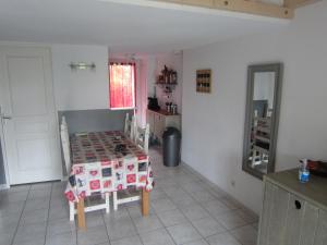 Pavillon 300m Plage avec Piscine et Parking, Climatisation - FR-1-781-79