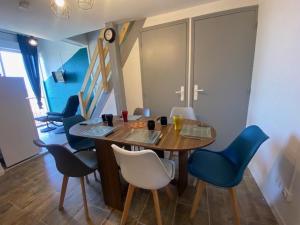 T2 Mezzanine - 56 Pers - Piscine & Parking - Saint-Pierre-La-Mer - FR-1-795-18