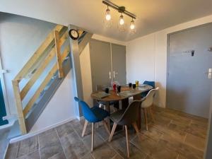 T2 Mezzanine - 56 Pers - Piscine & Parking - Saint-Pierre-La-Mer - FR-1-795-18