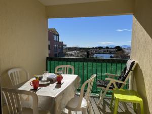 Charmant T2 Cabine 4 Pers, Piscine, Parking à Le Barcarès - FR-1-799-39