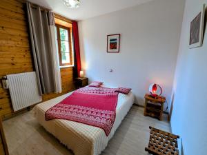Maisons de vacances Gites de caractere avec jardins au coeur de la nature, ideal pour familles et amis - FR-1-583-505 : photos des chambres