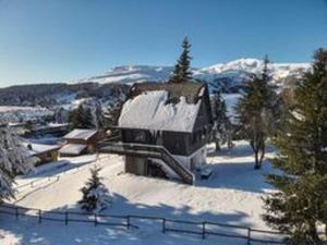 Chalets Chalet renove pour 10 pers. avec Parking proche Super Besse - FR-1-814-102 : photos des chambres