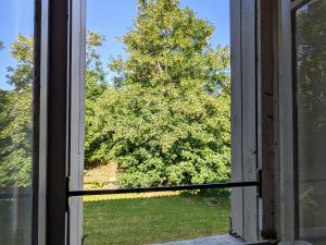 Maisons de vacances Gite de caractere renove, jusqu-a 10 pers., jardin prive, Haute-Loire - FR-1-582-534 : photos des chambres
