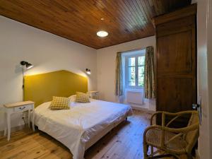 Maisons de vacances Gite de caractere renove, jusqu-a 10 pers., jardin prive, Haute-Loire - FR-1-582-534 : photos des chambres