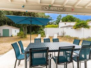 Maisons de vacances Maison spacieuse pres de la plage pour 10 personnes - FR-1-835-2 : photos des chambres