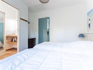 Maisons de vacances Maison spacieuse pres de la plage pour 10 personnes - FR-1-835-2 : photos des chambres