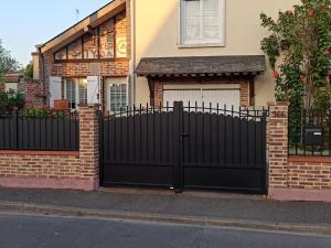 Appartements Appartement independant a Saran, proche Orleans - FR-1-590-574 : photos des chambres