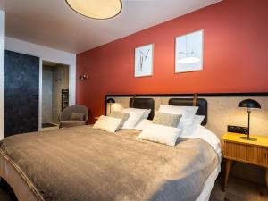 Chalets Chalet neuf a La Plagne, acces direct aux pistes, sauna, parking, 5 chambres - FR-1-755-39 : photos des chambres
