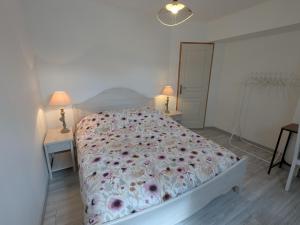 Maisons de vacances Charmant Gite Familial pres d-Orleans avec Jardin - FR-1-590-576 : Maison de Vacances