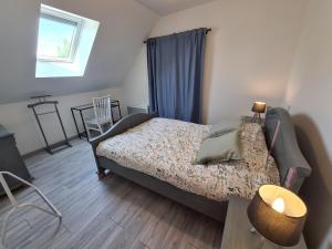 Maisons de vacances Charmant Gite Familial pres d-Orleans avec Jardin - FR-1-590-576 : photos des chambres