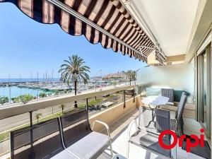Studio moderne avec terrasse, climatisé, WIFI, 2 couchages à Menton - FR-1-647-50