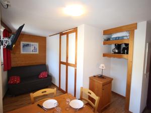 Appartement 2 pièces équipé proche des pistes - FR-1-549-158