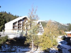 Appartement 2 pièces équipé proche des pistes - FR-1-549-158