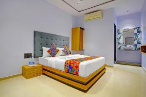 FabHotel Nidhivan Palace - Udhna Darwaja - 3-star hotels in Surat